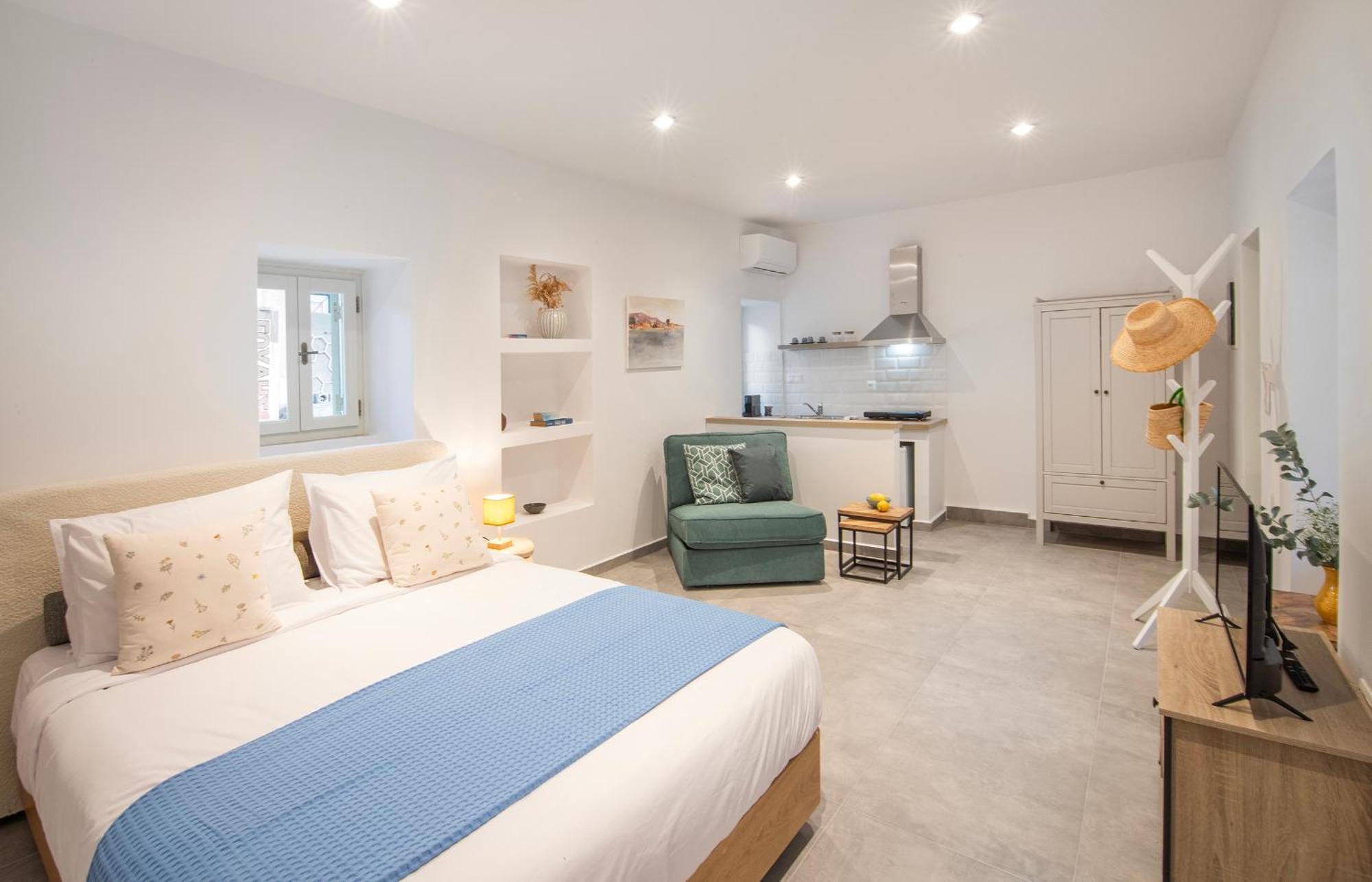 Chora Aegina'S Apartments Bagian luar foto